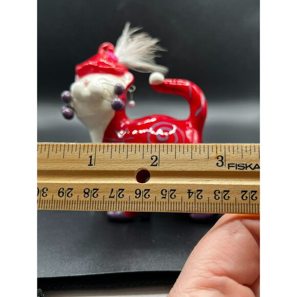 WhimsiClay by Amy Lacombe Cat Figurine GINNY 2007 #11022 with Tag Red w/ Feather - Picture 9 of 9
